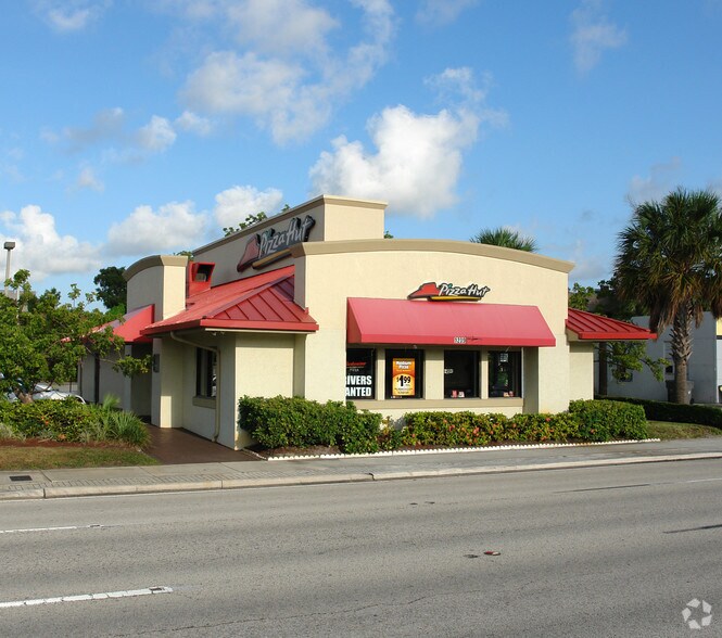 Primary Photo Of 1239 S Federal Hwy, Fort Lauderdale Restaurant For Lease