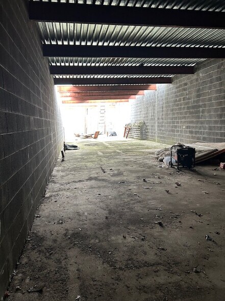 More Photos Of 729 E 7 Mile Rd, Detroit Storefront For Sale