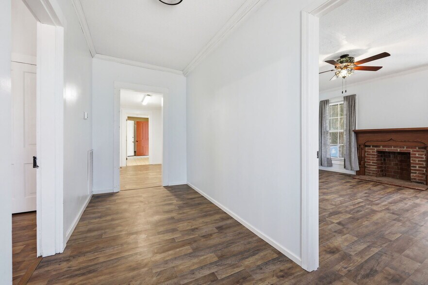 More Photos Of 206 Dowd St, Carthage Office For Sale