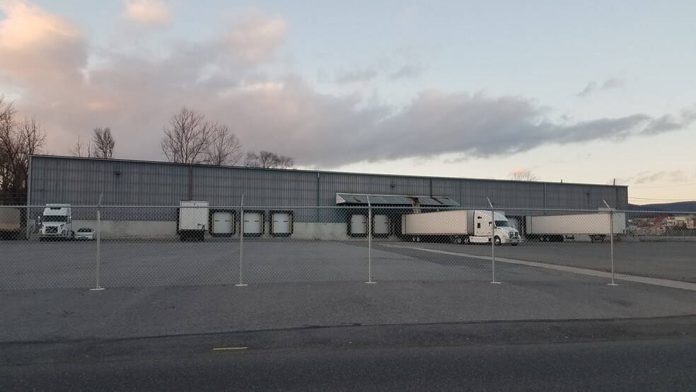 More Photos Of 280 Grand St, Hamburg Warehouse For Sale