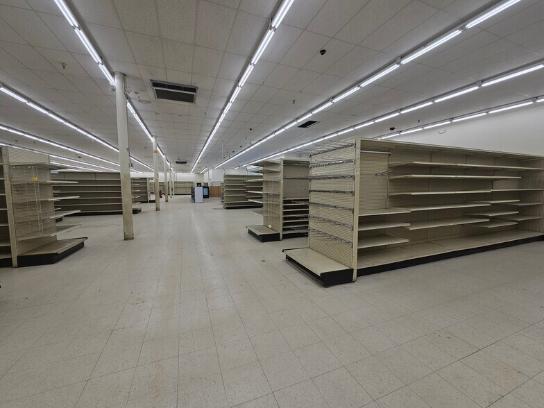 More Photos Of 15977-15981 State Route 170, Calcutta Freestanding For Lease