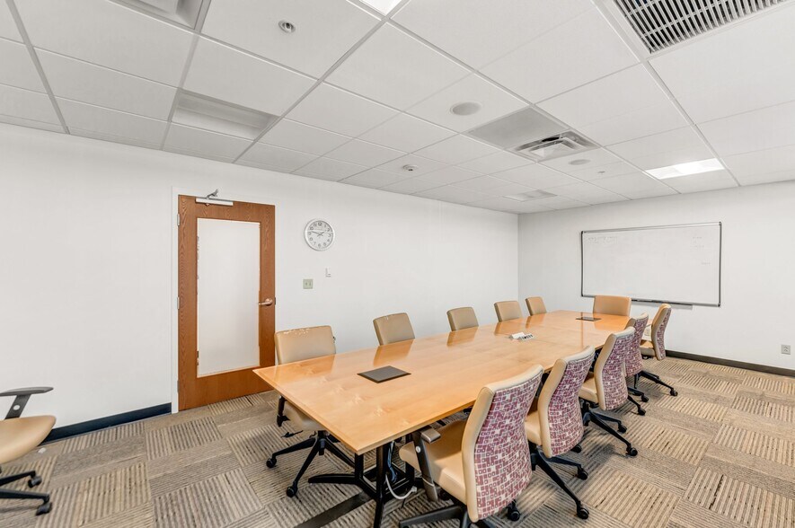 More Photos Of 150 Essjay Rd, Buffalo Office Residential For Lease