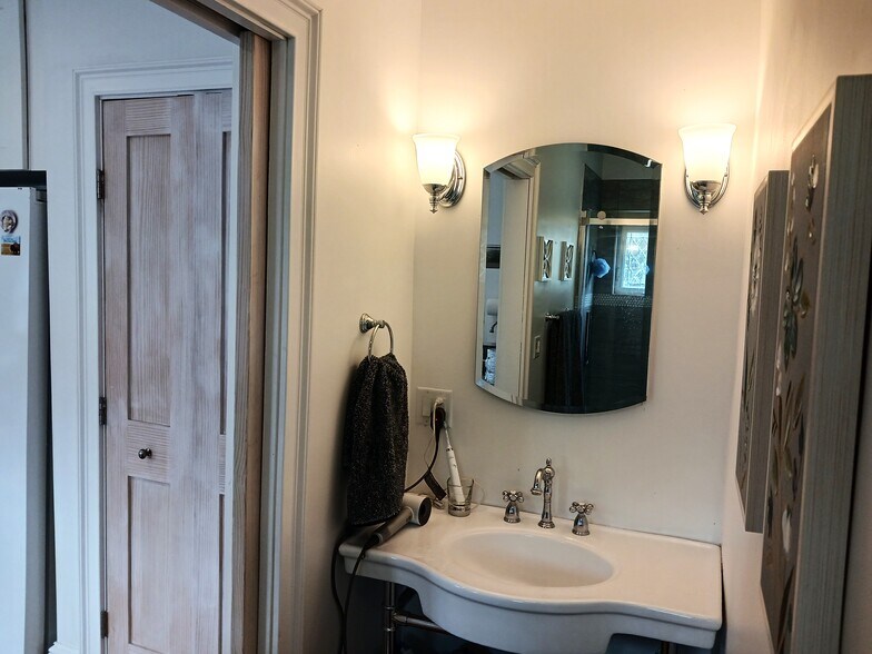 More Photos Of 117 Water St, Stonington Apartments For Sale