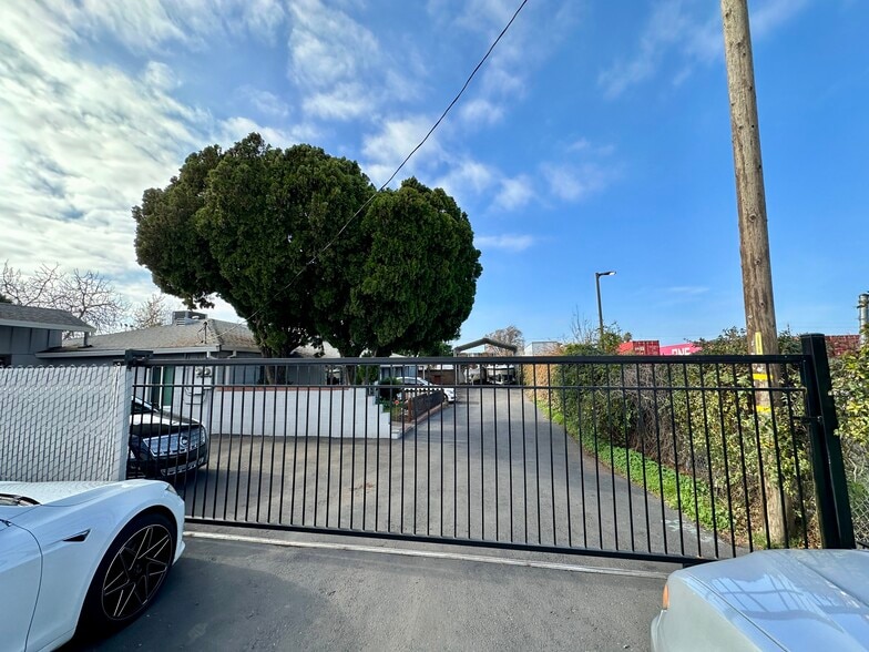 More Photos Of 600 Harbor Blvd, West Sacramento Warehouse For Sale