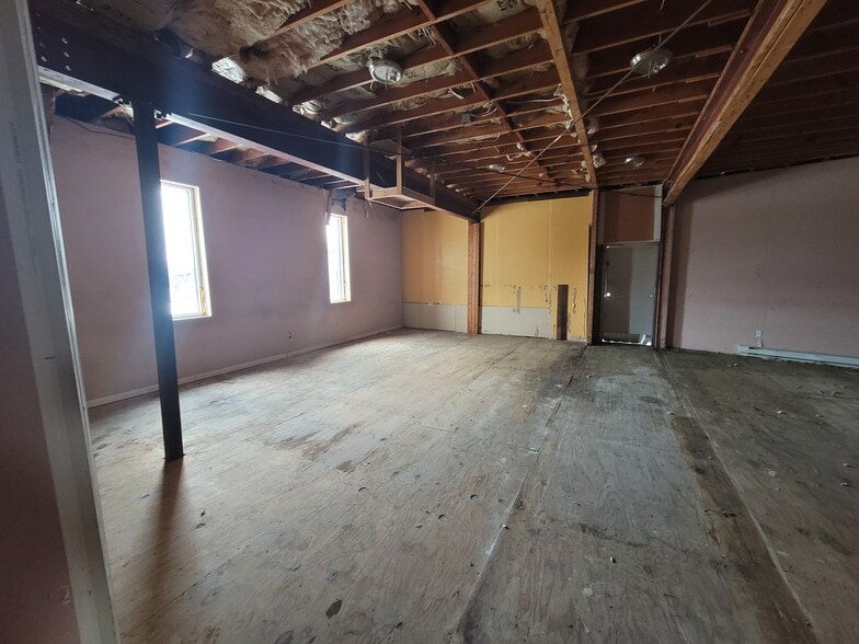 More Photos Of 2400-2406 Northumberland Ave, Richmond Unknown For Lease