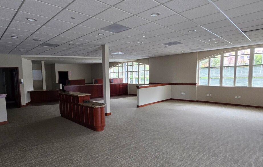 More Photos Of 960 S Westlake Blvd, Westlake Village Office For Lease
