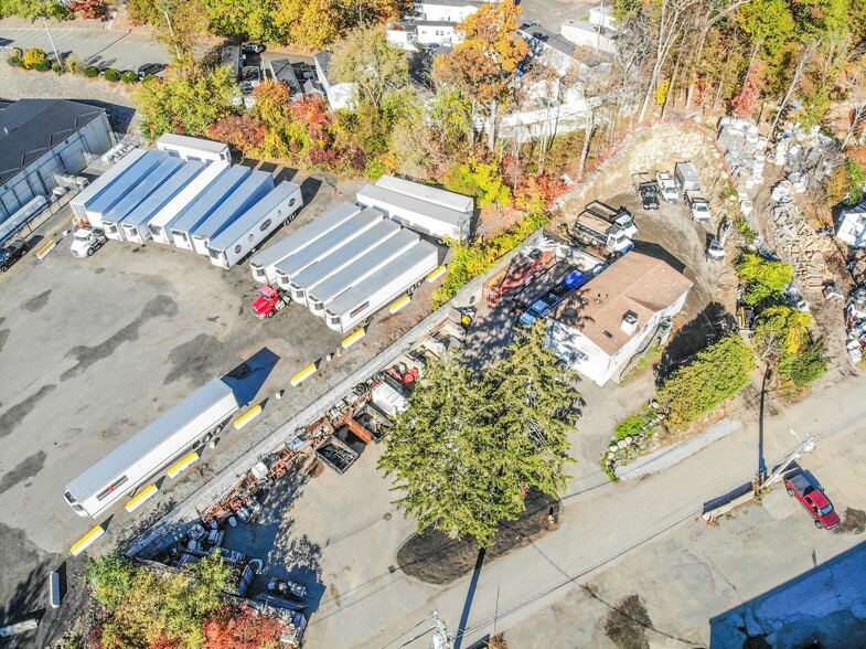 More Photos Of 25 Popes Ln, Danvers Flex For Sale