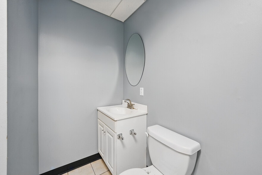 More Photos Of 9552 York Alpha Dr, North Royalton Service For Sale