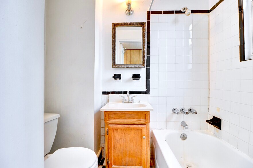 More Photos Of 159 Nassau Ave, Brooklyn Apartments For Sale