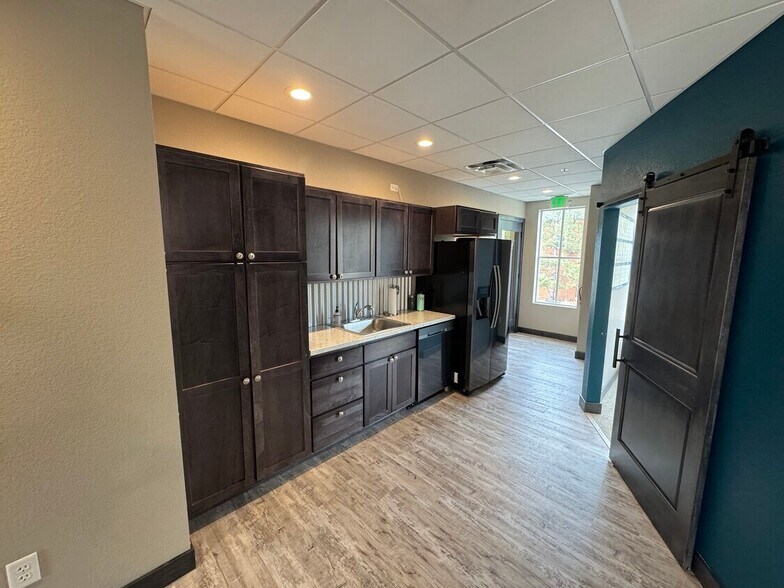 More Photos Of 102 E 1st St, Loveland Office For Lease