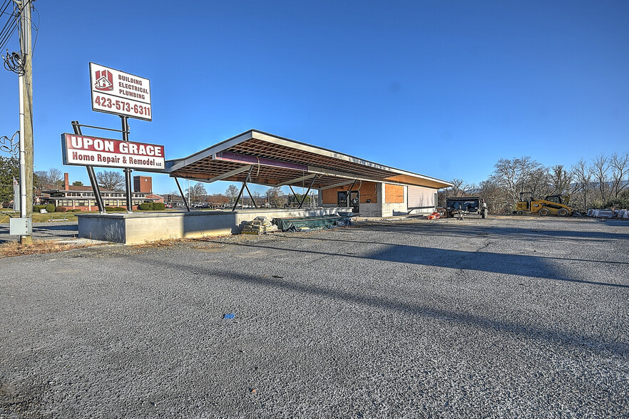 Primary Photo Of 227 Bluff City Hwy, Bristol Freestanding For Sale