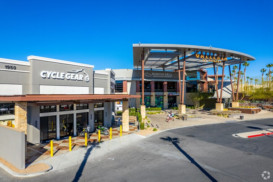 More Photos Of 1300 W Sunset Rd, Henderson General Retail For Lease