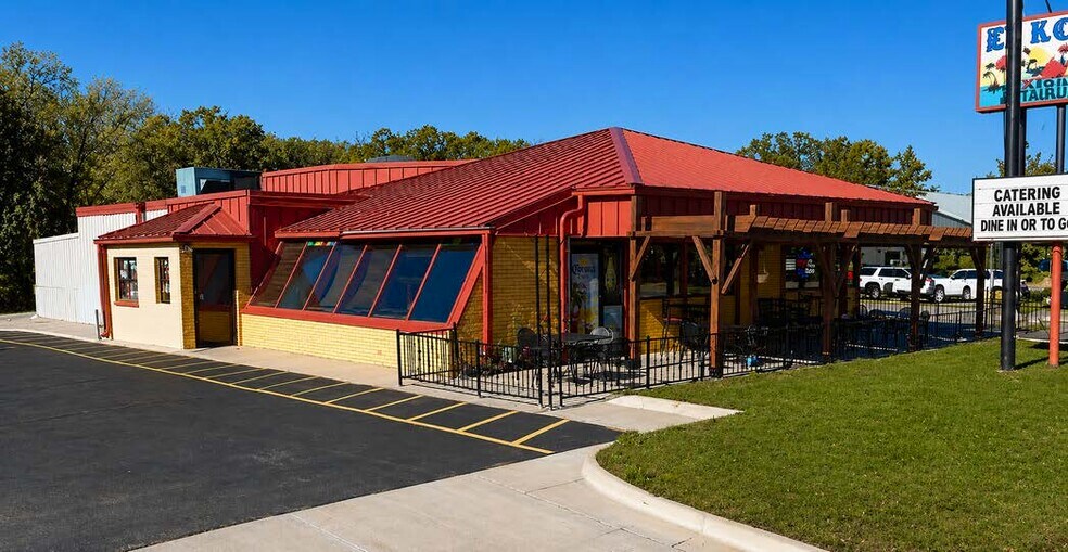 Primary Photo Of 401 N Nokomis St, Alexandria General Retail For Sale