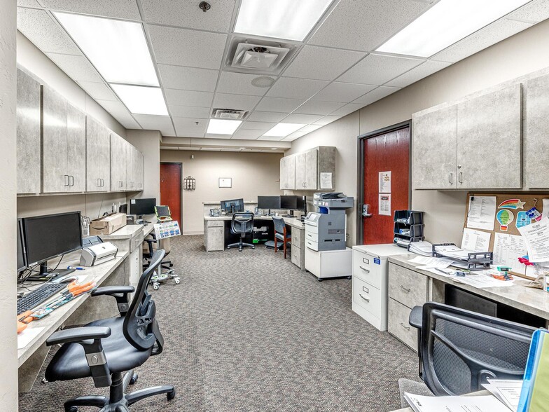 More Photos Of 1468 N Mustang Rd, Mustang Healthcare For Sale