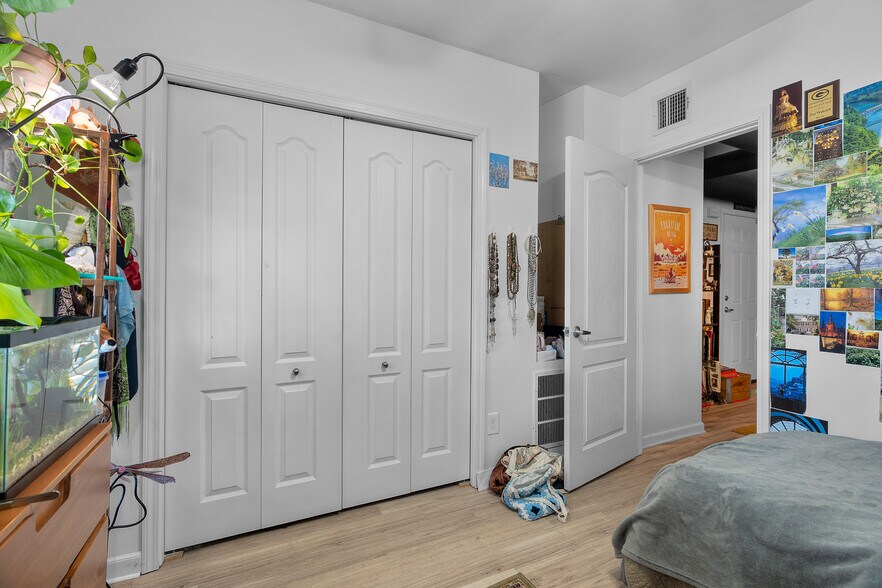 More Photos Of 2420 4th Ave S, Minneapolis Apartments For Sale