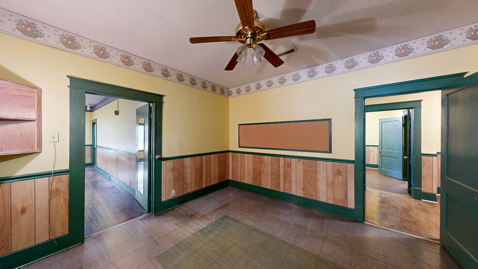 More Photos Of 104 N Herring St, Dothan Office For Sale