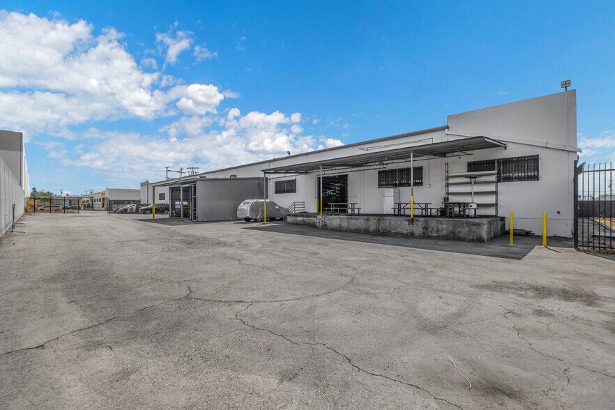 More Photos Of 2717 Tanager Ave, Los Angeles Warehouse For Sale