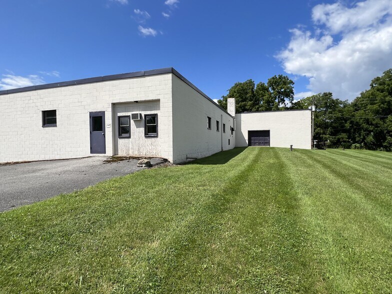 More Photos Of 1175 Bragg St, Honeoye Falls Warehouse For Lease
