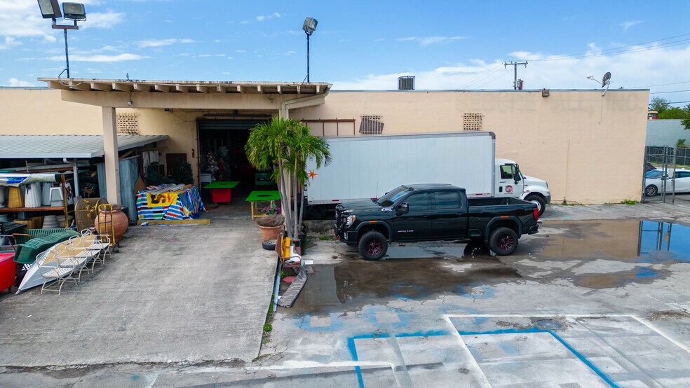 More Photos Of 1240 NW 74th St, Miami Warehouse For Sale