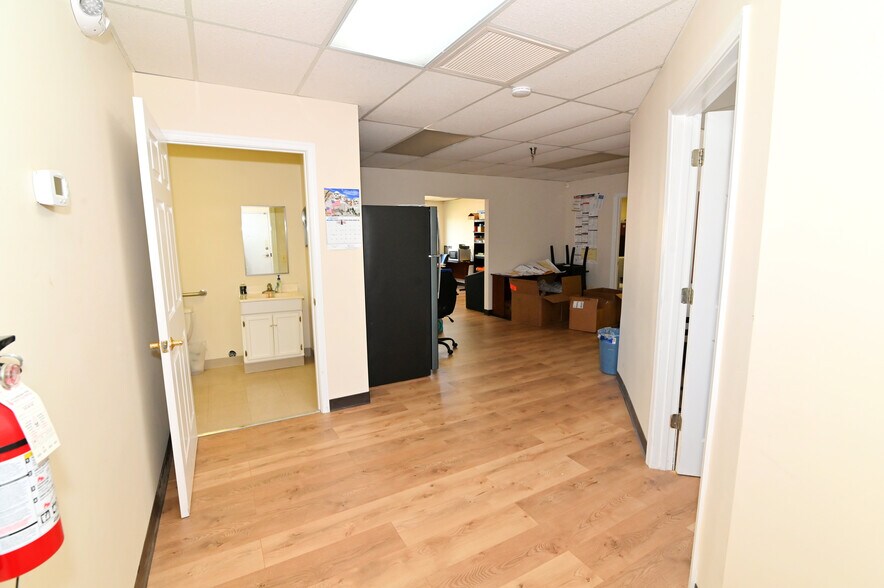 More Photos Of 6 Industrial Park, Waldorf Medical For Lease