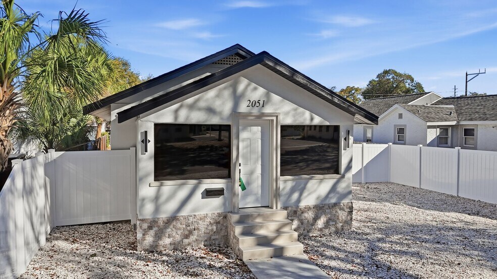 More Photos Of 2051 1st Ave N, Saint Petersburg Office Residential For Sale