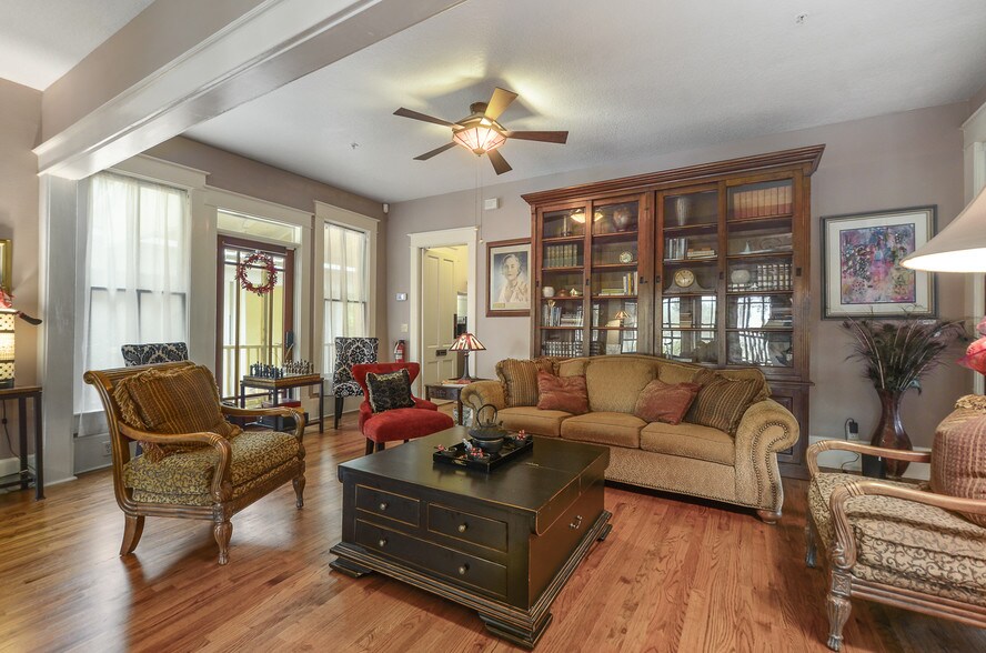 More Photos Of 620 N Tubb St, Oakland Specialty For Sale