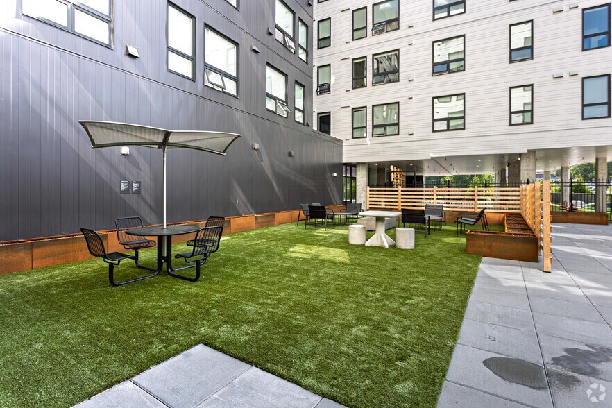 More Photos Of 1505 SW 107th St, Seattle Apartments For Lease