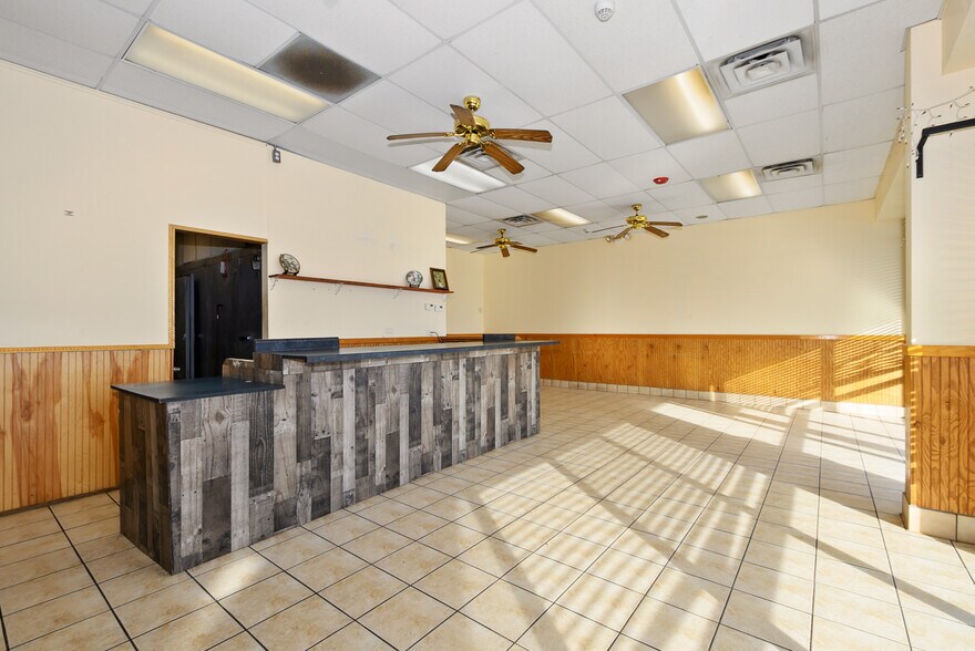 More Photos Of 25520 S Pheasant Ln, Channahon General Retail For Lease