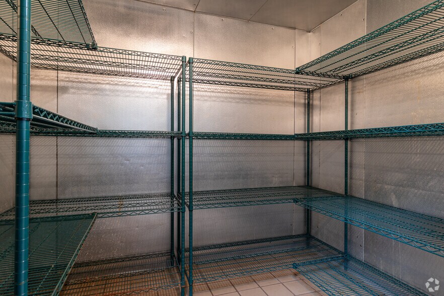 More Photos Of 1660 Fort St, Lincoln Park Bar For Sale