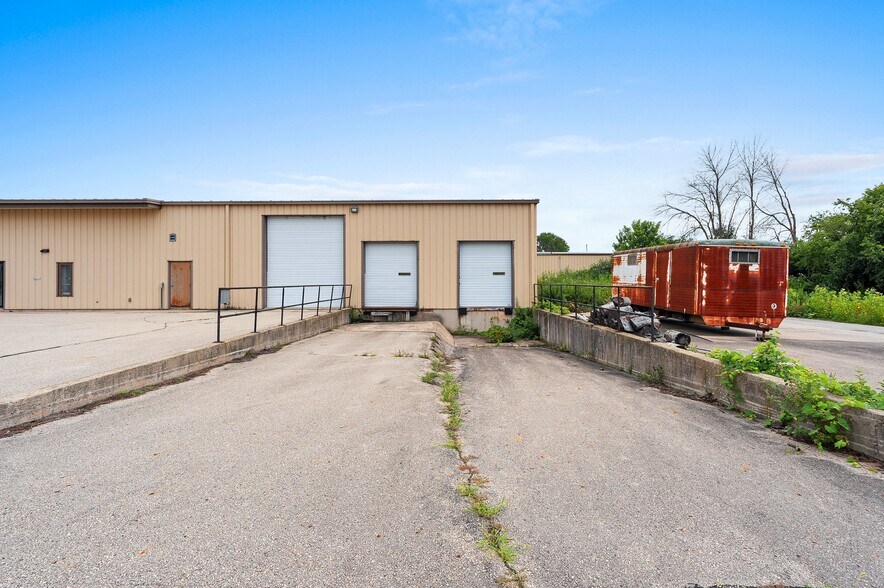 More Photos Of 1373 Kimberly Dr, Neenah Flex For Sale