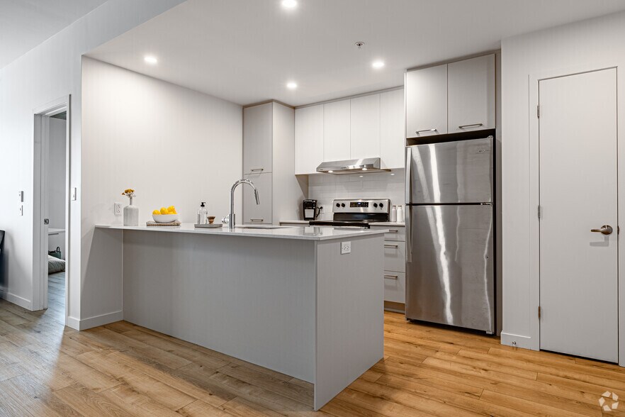 More Photos Of 300 Pl Charles-Le Moyne, Longueuil Apartments For Lease