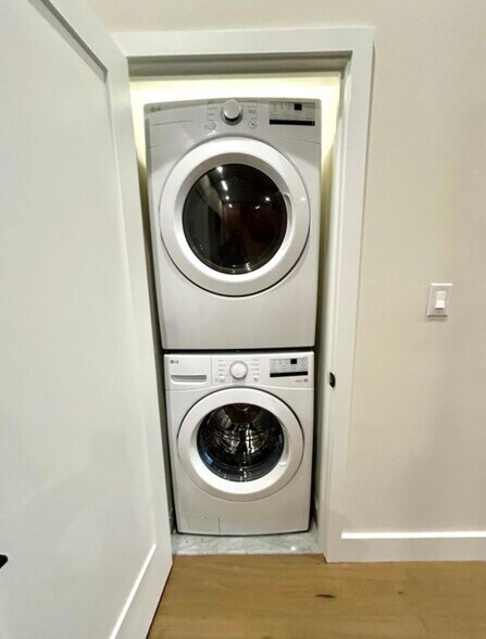 More Photos Of 32-34 S Strawberry St, Philadelphia Loft Creative Space For Sale