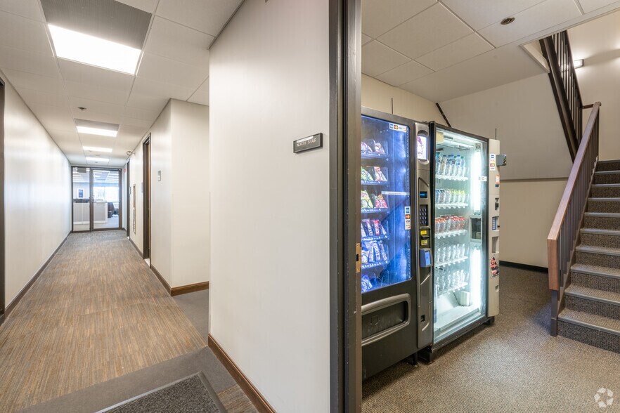 More Photos Of 107 Audubon Rd, Wakefield Office For Lease