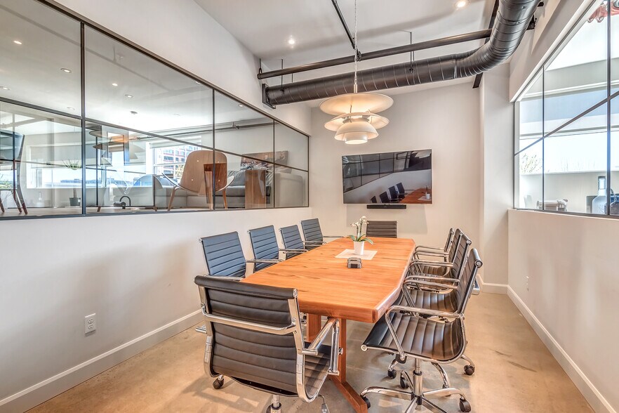 More Photos Of 6829-6845 Av de l'Épée, Montréal Loft Creative Space For Lease