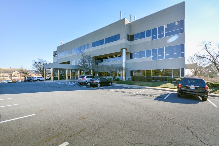 More Photos Of 8315 Cantrell Rd, Little Rock Medical For Lease