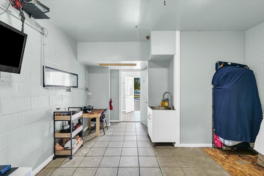 More Photos Of 501 E University Ave, Urbana Carwash For Sale