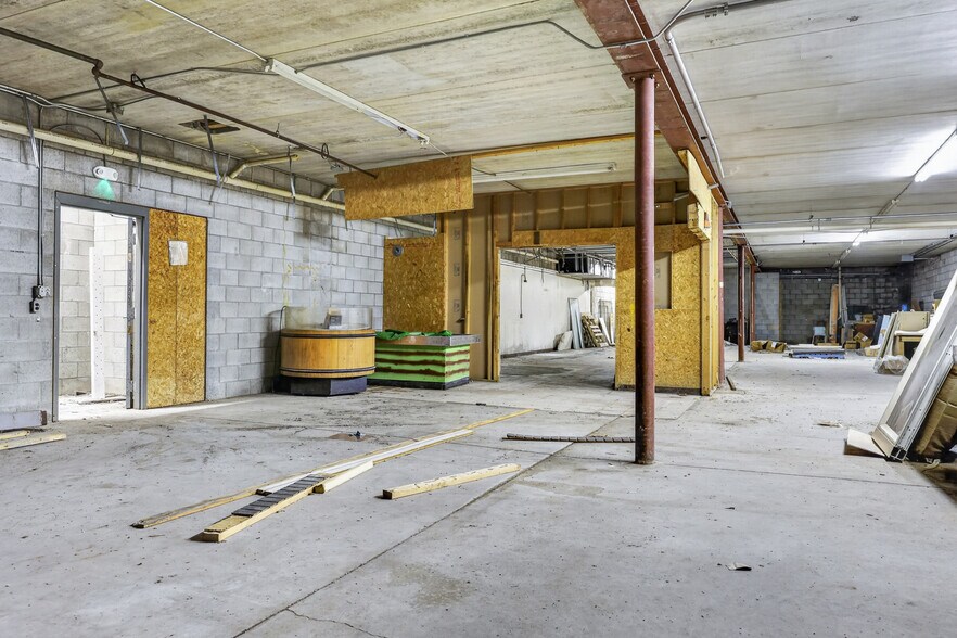 More Photos Of 1006 E Colby St, Whitehall Storefront Retail Office For Sale