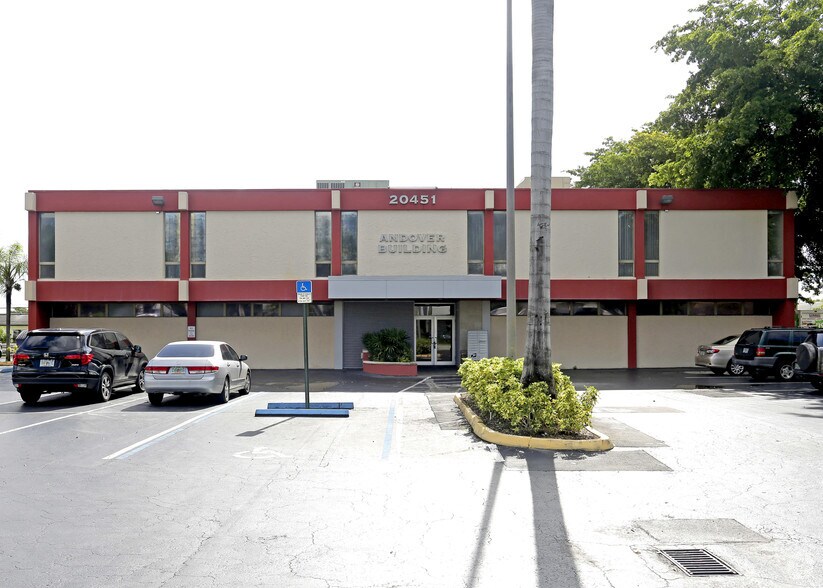 More Photos Of 20451 NW 2nd Ave, Miami Office For Lease