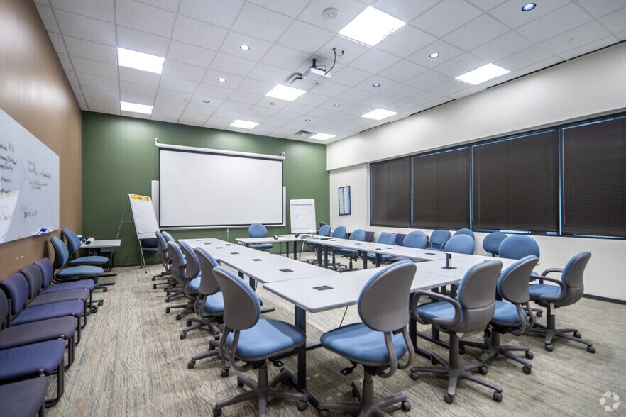 More Photos Of 2701 W Plano Pky, Plano Flex For Lease