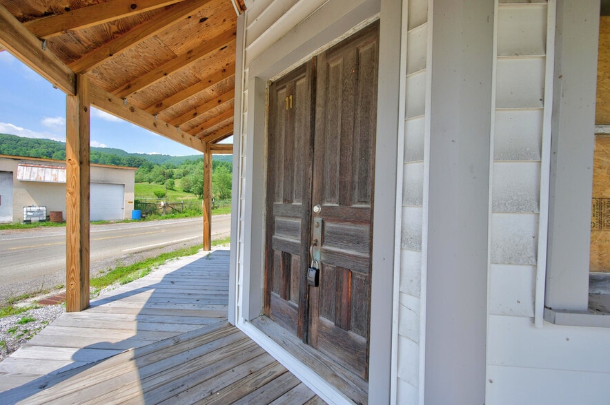 Primary Photo Of 11 Mount Zion Rd, Elk Creek Freestanding For Sale