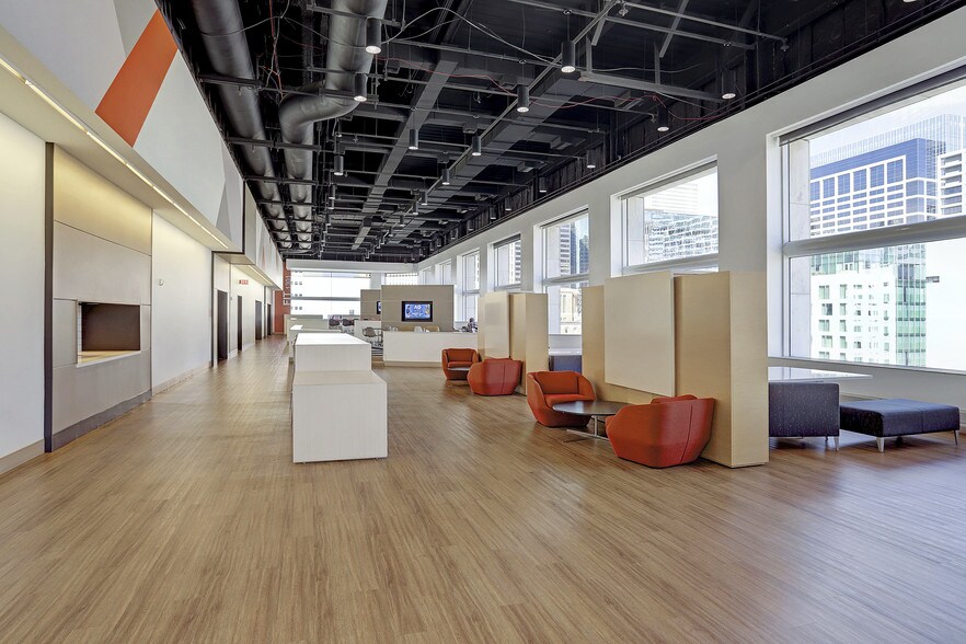 More Photos Of 1301 Fannin St, Houston Office For Sale