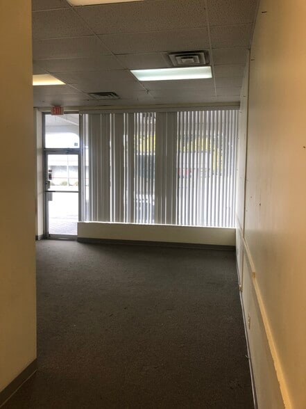 More Photos Of 7608 Oswego Rd, Liverpool Unknown For Lease