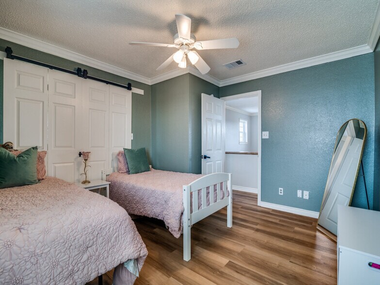 More Photos Of 1840 County Road 4309 N, Greenville Flex For Sale