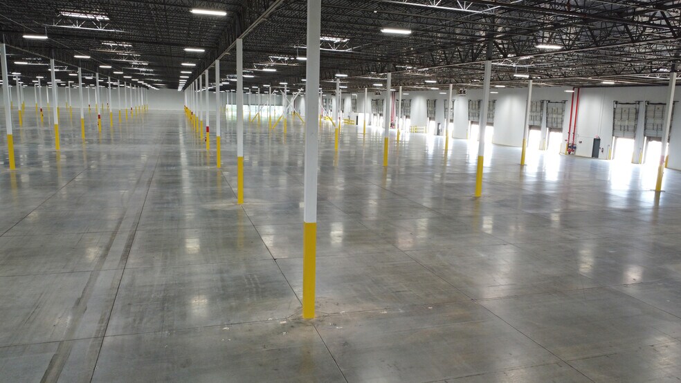 More Photos Of 1375 Howell Rd, Duncan Distribution For Lease