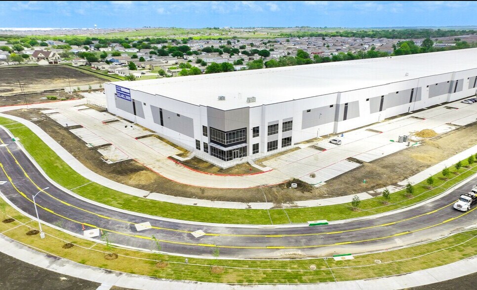 More Photos Of 435 Aiken Dr, San Marcos Manufacturing For Sale