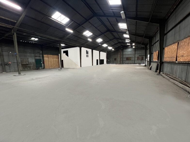 More Photos Of 2231 Randolph St, Huntington Park Manufacturing For Lease