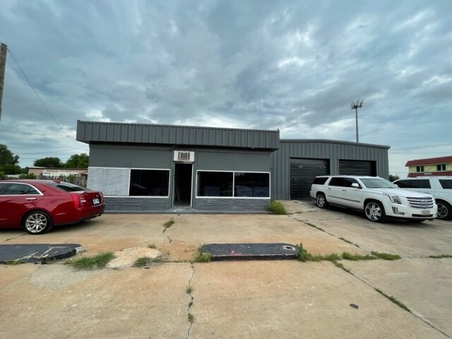 More Photos Of 1301 NW Cache Rd, Lawton Industrial For Lease