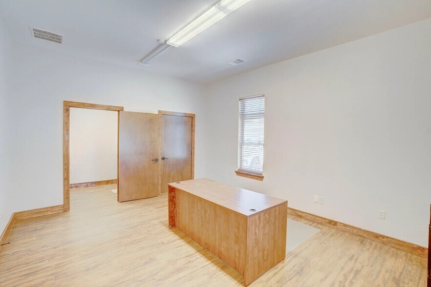 More Photos Of 3209 Fort Worth Dr, Denton Medical For Lease