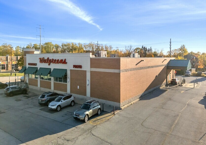 More Photos Of 520 Broadway Ave, Bedford Drugstore For Sale