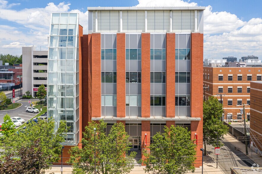 More Photos Of 211 Warren St, Newark Office For Lease